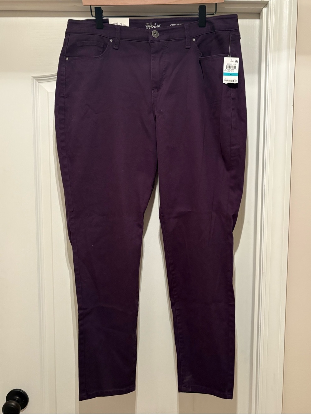 Women’s Style & Co curvy fit skinny leg dark grape pants size 16